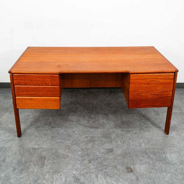 Mid Century Danish Modern Desk Floating 4 Drawer Teak Executive File Large MCM For Sale - Image 11 of 12