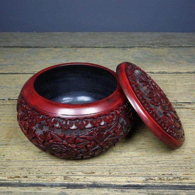 1980s Cinnabar Lacquer Carved Go Chess Bowl / Jar With Peony Motif For Sale - Image 4 of 7