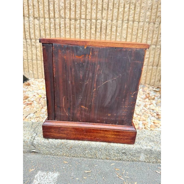 Early 20th Century Early 20th Century Antique Chippendale Style Mahogany Chest of Drawers For Sale - Image 5 of 12