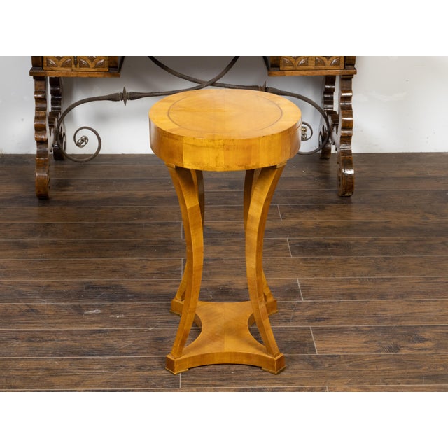 Brown Biedermeier 19th Century Walnut Accent Table with Oval Top and Quarter Veneer For Sale - Image 8 of 12