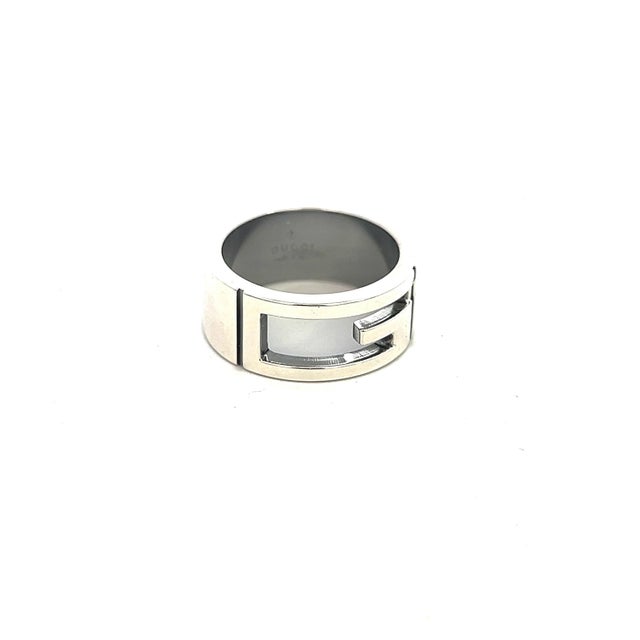 Authentic Gucci Estate Ring Size 5.5 Sterling Silver 8 mm height G29 This elegant Authentic Gucci ring is made of sterling...