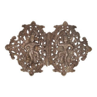An Early 20th Century Anglo-Indian Unmarked Silver Nurse’s Buckle, Cutch or Bombay Circa 1910 For Sale