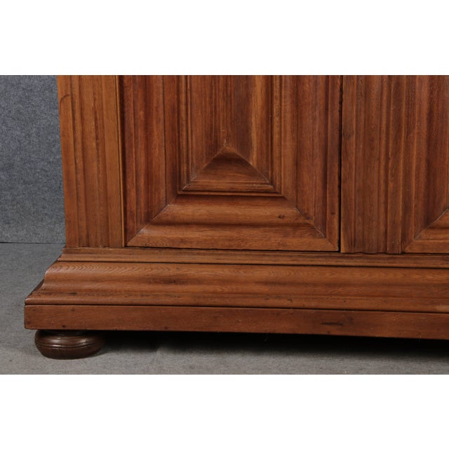 Antique Wave Cabinet in Oak, 1750 For Sale - Image 6 of 18