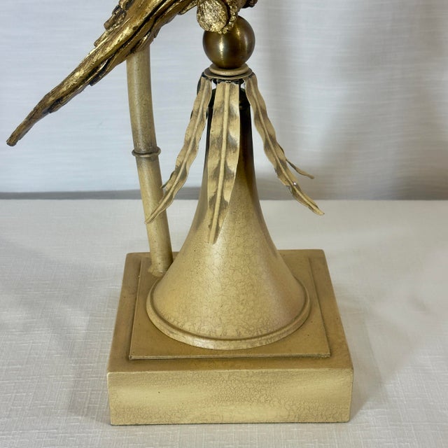Metal Chic Vintage Palm Beach Regency Gold Parrot Tole Palm Tree Table Lamp – Mid-Century Modern Decor For Sale - Image 7 of 12