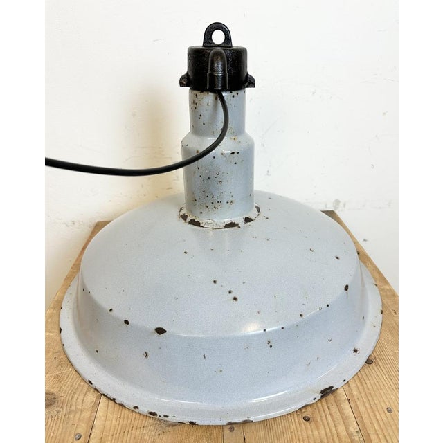 Large Mid-Century Industrial Grey Enamel Factory Lamp, 1950s For Sale - Image 12 of 17