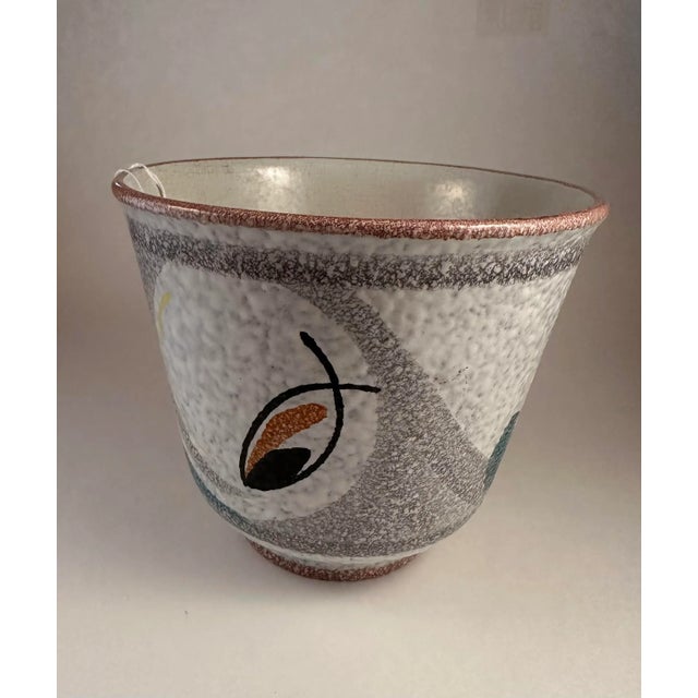 Italian ceramic pot in perfect condition. It is signed on the bottom.