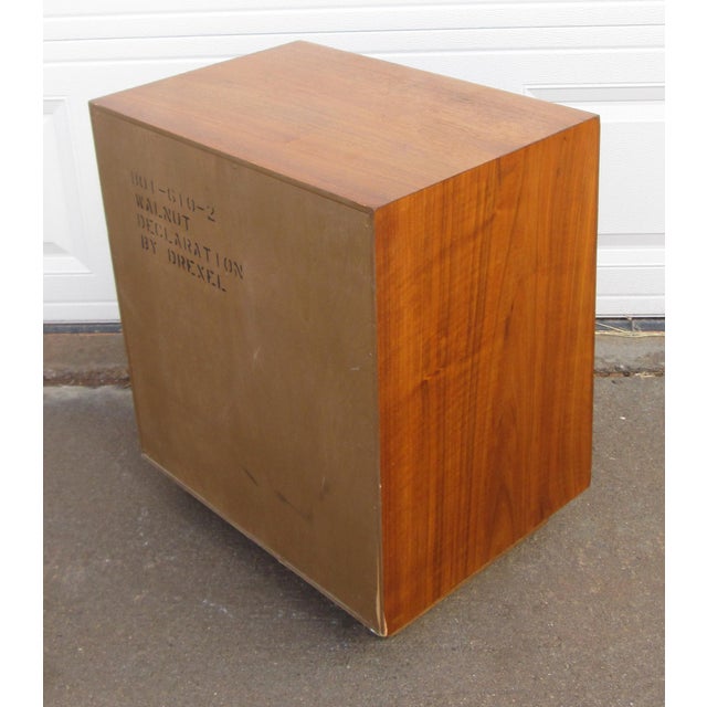1960 Kipp Stewart Drexel Declaration Walnut Nightstand End Table For Sale - Image 6 of 18