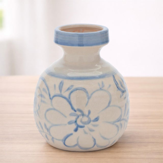 Kenneth Ludwig Chicago Floral Stoneware Vase 7"H For Sale - Image 4 of 4