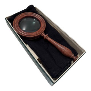 Levenger Wooden Handheld Magnifying Glass W/ Box – Vintage Reader’s Desk Loupe For Sale