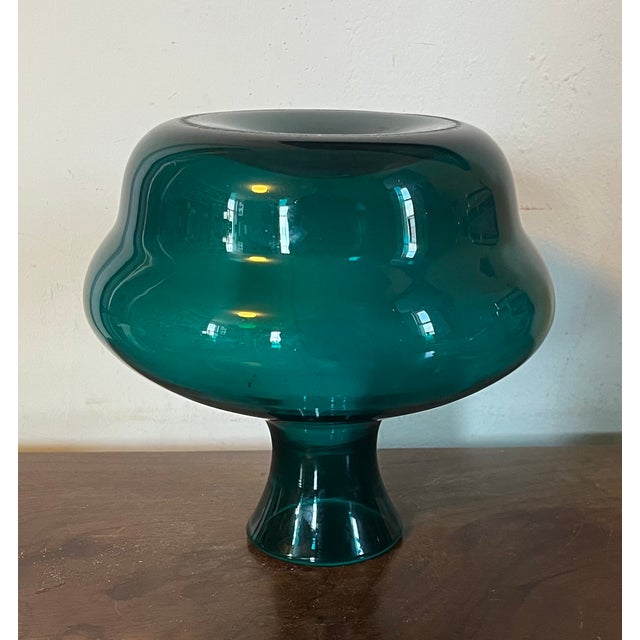 Antique Early 19th Century English Regency Emerald Green Blown Glass Carafe for Wine or Water Circa 1820 For Sale In New York - Image 6 of 8