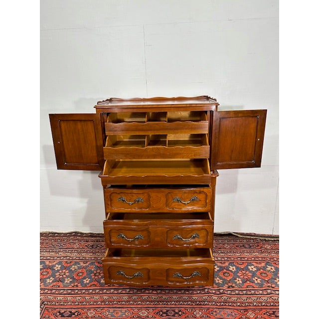 French Provincial 1960s John Widdicomb French Provincial Highboy For Sale - Image 3 of 10