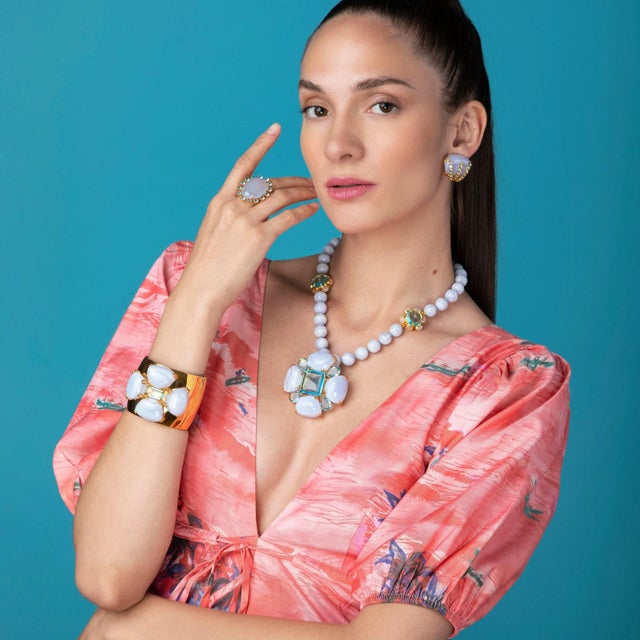 Introducing the Adeline Cuff, a true testament to the spirit of vintage and retro design. Crafted with the exquisite...