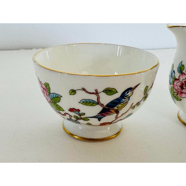 English Vintage 1960s Aynsley England Small Sugar & Creamer Set For Sale - Image 3 of 7