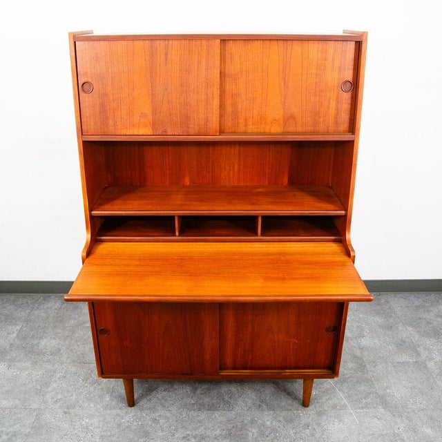 Mid Century Danish Modern Secretary Desk Bureau Denmark Vintage Drawers Vanity For Sale - Image 4 of 12