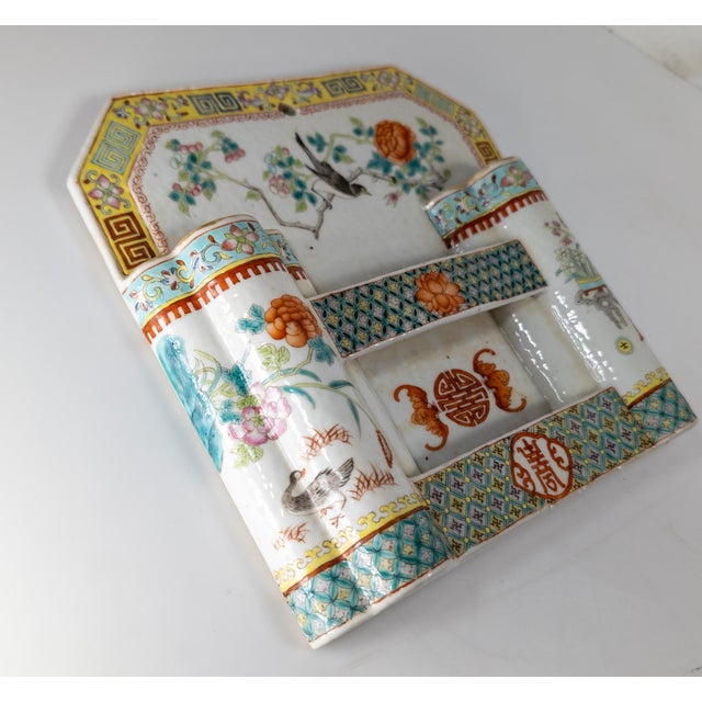 Chinoiserie 19th Century Chinese Porcelain Famille Rose Wall Plaque Vase for Pens or Brushes For Sale - Image 3 of 15