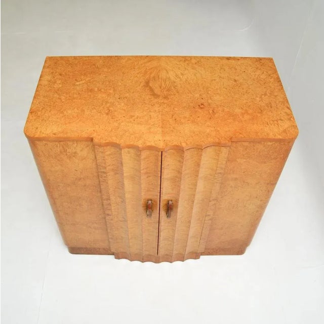 Art Deco Burr Walnut Cabinet from Harry and Lou Epstein, 1930s For Sale - Image 9 of 15