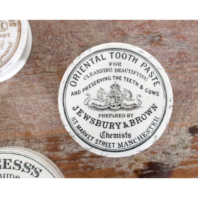 19th Century Miniature Boxes in Porcelain, Set of 4 For Sale - Image 4 of 10