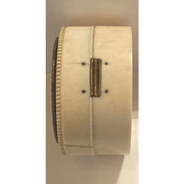 19th Century Antique Continental Snuff Container Box For Sale - Image 5 of 8
