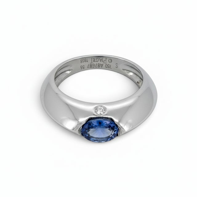 Modern Late 20th Century Piaget "Biseau" 18k Gold Ring — Natural Sapphire & Diamond | Signed & Numbered, Size 7.5 For Sale - Image 3 of 8