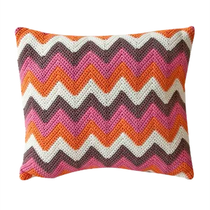 Multi-Colored Zig Zag Geométrica Cushion from Com Raiz