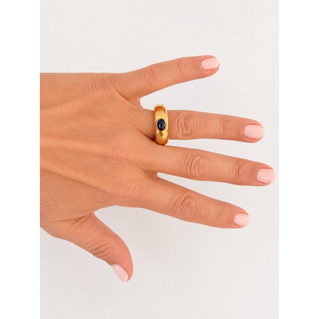 Vintage Chaumet 1980s 18K Yellow Gold Cabochon Sapphire Ring For Sale - Image 13 of 13