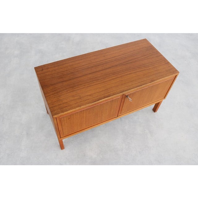 Small Vintage TV Cabinet in Teak, Sweden, 1960s For Sale - Image 4 of 7