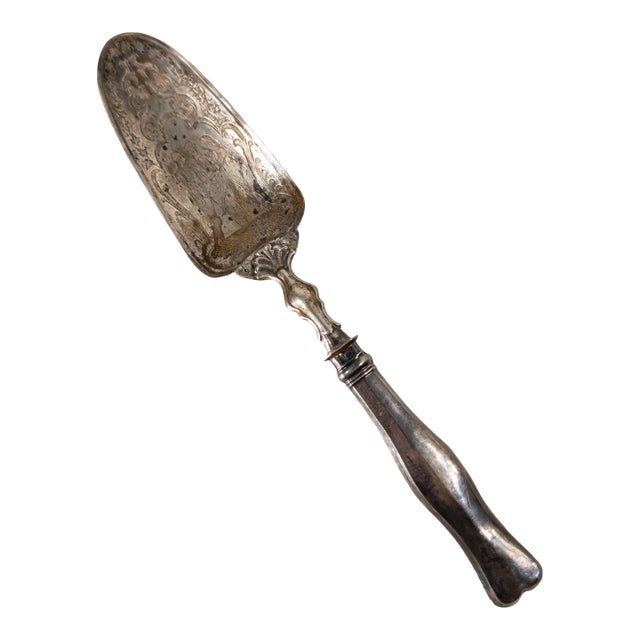 19th Century Continental European Austrian 800 Silver Server With 3 Graces Engraving For Sale