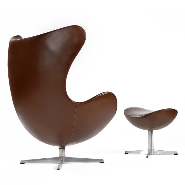 1974 Brown Leather Arne Jacobsen Fritz Hansen Egg Chair & Ottoman For Sale - Image 6 of 18