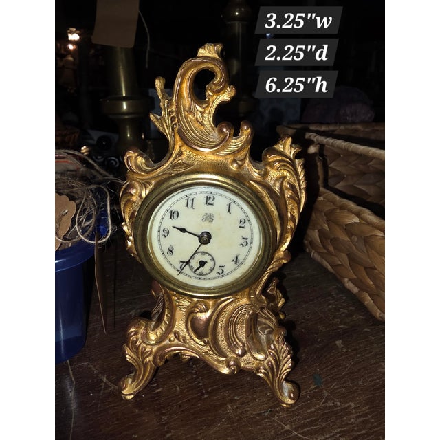 Pretty little vintage Jennings Brothers Clock made in Connecticut.