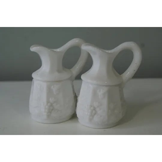 Pair of miniature creamers. Sweet and versatile. Serve your guests individual syrups or cream for breakfast or individual...