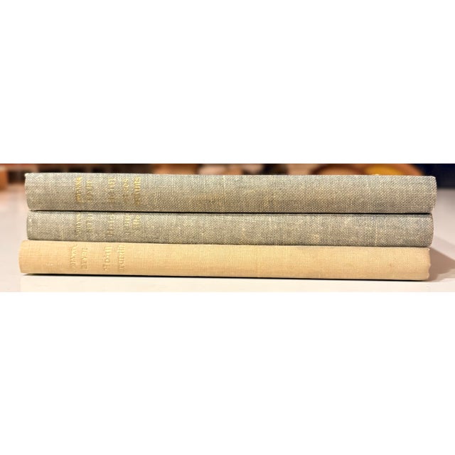 Yellow 1950’s French Language Edition of Johanna Spyri’s Classic Heidi Series- Set of 3 For Sale - Image 8 of 18