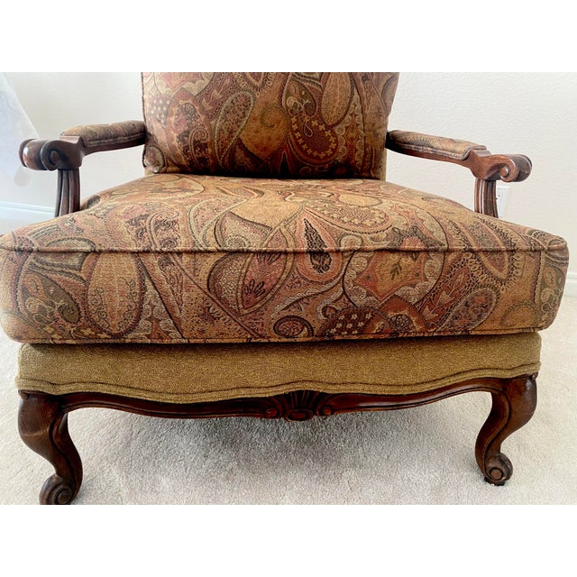 Ethan Allen Bergere French Louis XV Harris Chair With Ottoman Late 20th Century Excellent Condition For Sale - Image 14 of 18