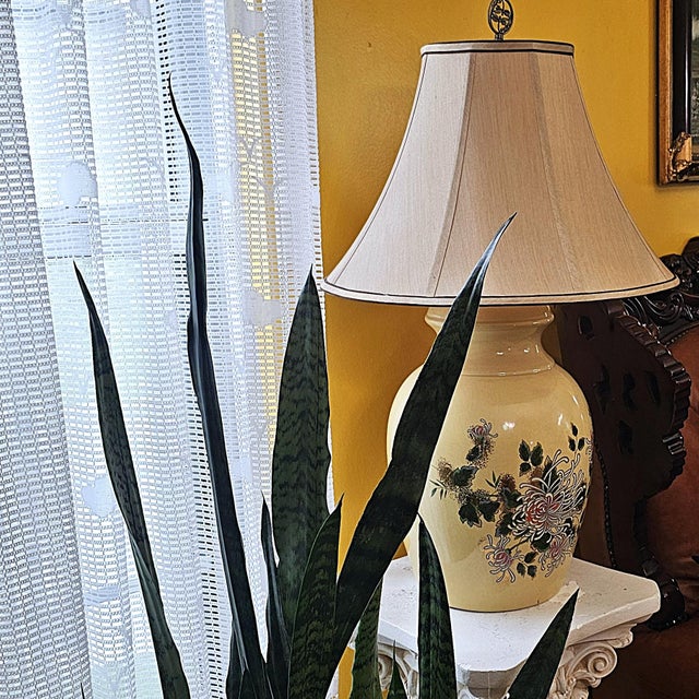American Vintage American Hand-Painted Ceramic Chrysanthemum Table Lamp With Floral Motif, Cream Glazed Porcelain, 28"h For Sale - Image 3 of 18