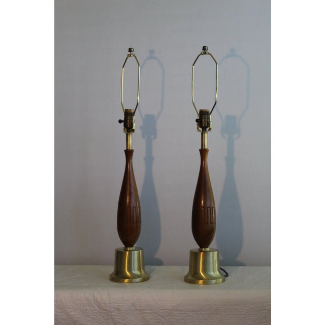 Sienna Gerald Thurston Style Walnut Table Lamps For Sale - Image 8 of 8