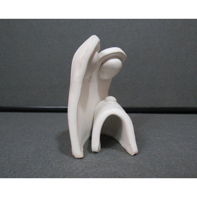 1970s Mid-Century Modern Abstract Family Studio Pottery Sculpture – Matte White Signed For Sale - Image 4 of 10