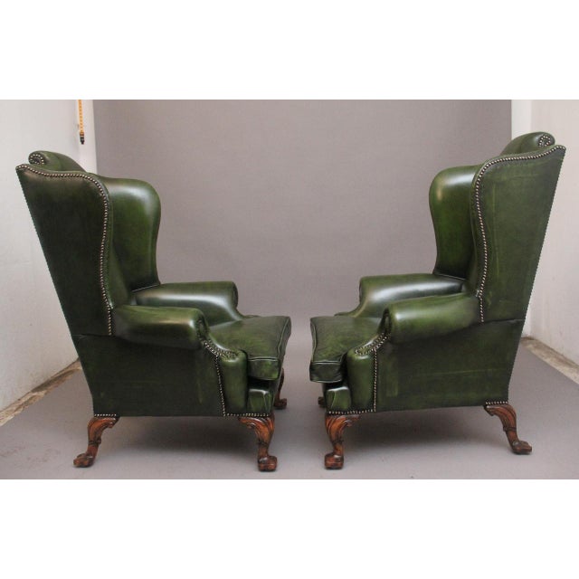1920s Set of Large Vintage Walnut Wingback Armchairs, 1920 For Sale - Image 5 of 17