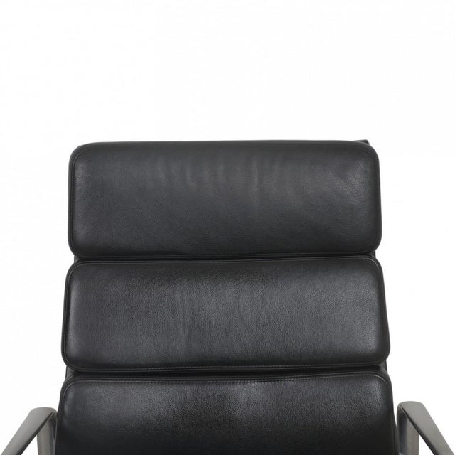 EA219 Office Chair in Black Leather by Charles Eames, 2000s For Sale - Image 3 of 18