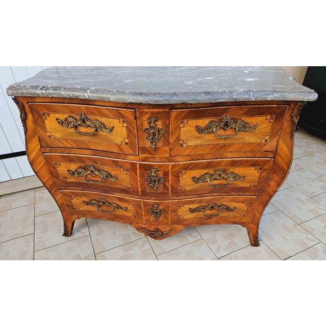 Vintage Louis XV Commode in Walnut For Sale - Image 13 of 15