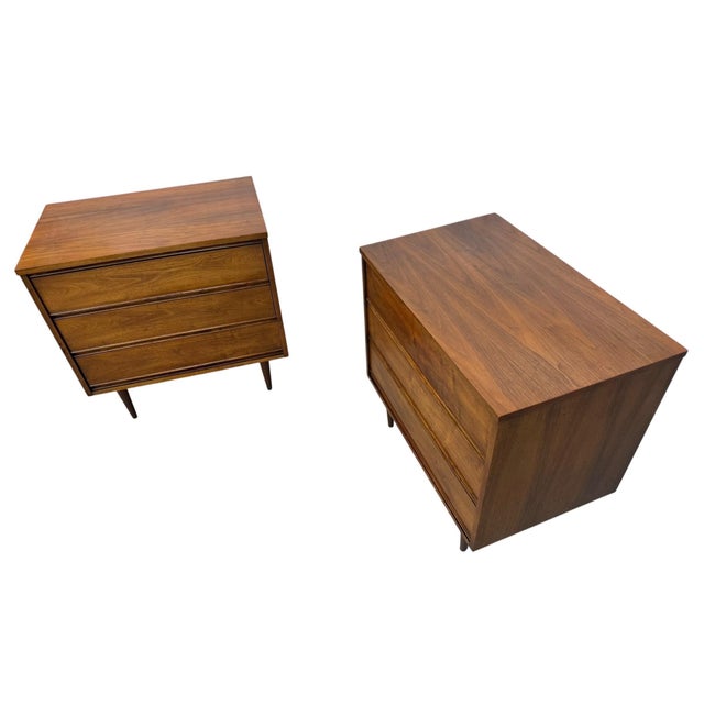 1960s Mid-Century Modern 3-Drawer Walnut Bachelor Chests - Set of 2 - Refinished! For Sale - Image 5 of 8