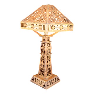 Arts & Crafts Prairie School Cut-Out Wood Lamp in the style of Frank Lloyd Wright, USA, 1900s For Sale