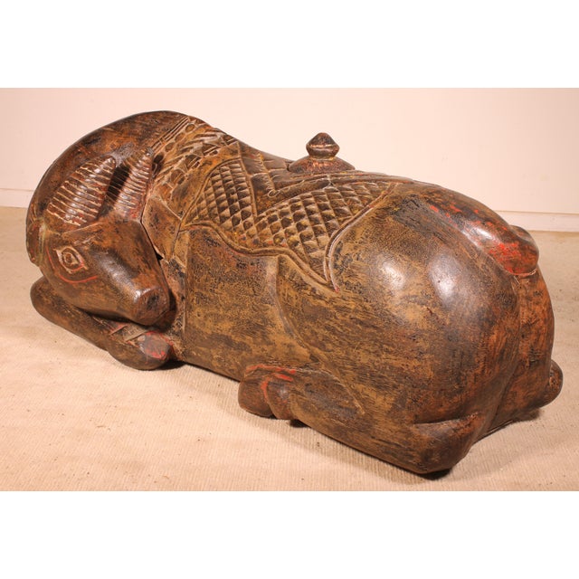 Superb 19th century Indian buffalo in wood Very beautiful Indian work representing an elongated buffalo which has a superb...