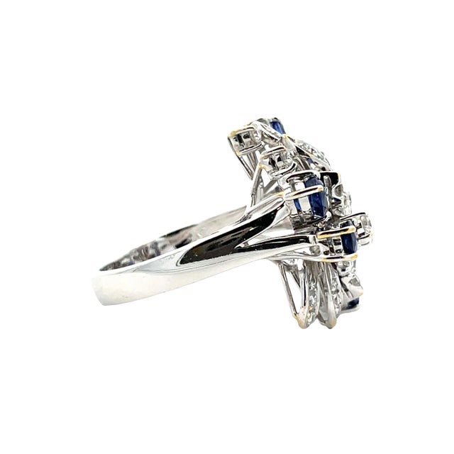 Metal 18k Gold 1.96 Carat Certified Sapphire & Natural Diamond Ring, Size 8 For Sale - Image 7 of 10