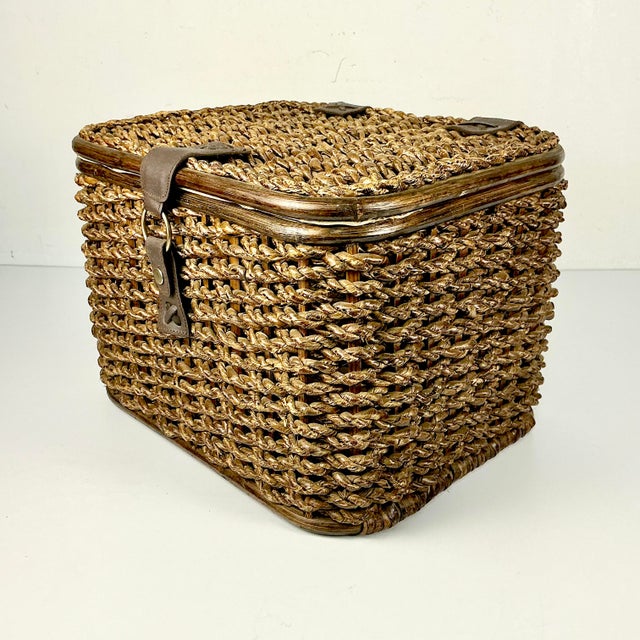 1980s Vintage Boho Chic Arts & Crafts Coastal Woven Jute Wicker & Bentwood Storage Lidded Basket For Sale - Image 9 of 15