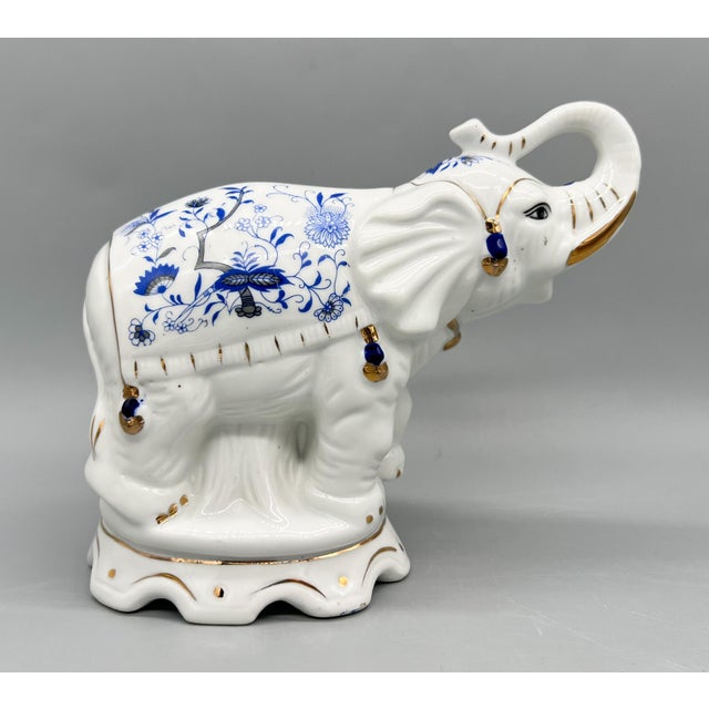 Fitz and Floyd Chinoiserie Blue & White Porcelain Elephant Figurine With Gilt Accents - Blue Onion Style, Hollywood Regency, Mid-Century For Sale - Image 4 of 10