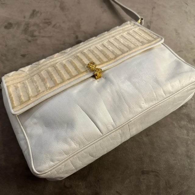 1979 Iconic White Leather and Velvet Shoulder Bag by Roberta Di Camerino For Sale - Image 4 of 11
