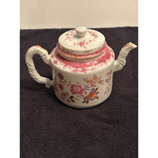 Chinese 18th Century Chinese Export Famille Rose Teapot For Sale - Image 3 of 5