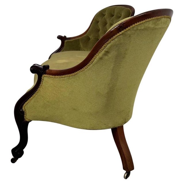 19th Century English Victorian Mahogany Spoon-Back Settee For Sale - Image 9 of 12