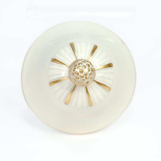 Antique Meissen Jugendstil Porcelain Covered Urn or Vase With Pansies & Violets For Sale - Image 11 of 18