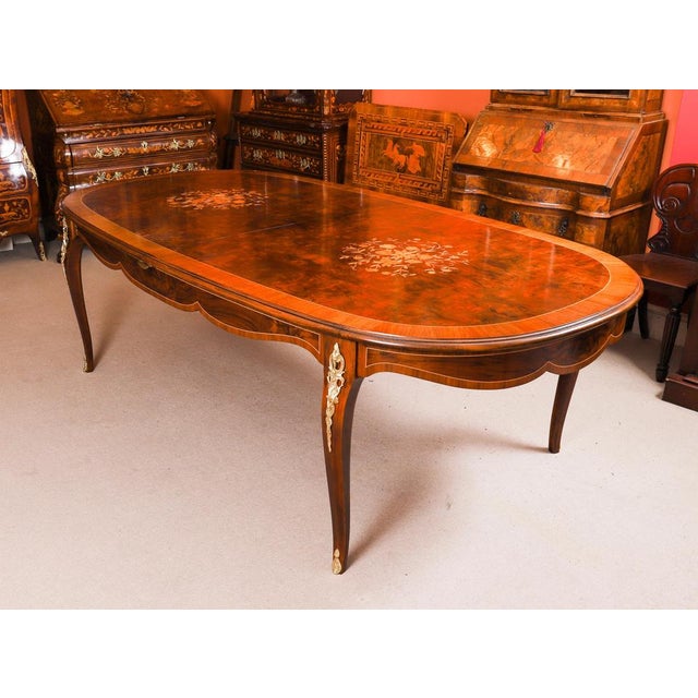 Antique French Louis Revival Dining Table and Chairs in Walnut, 1920s, Set of 13 For Sale - Image 3 of 18