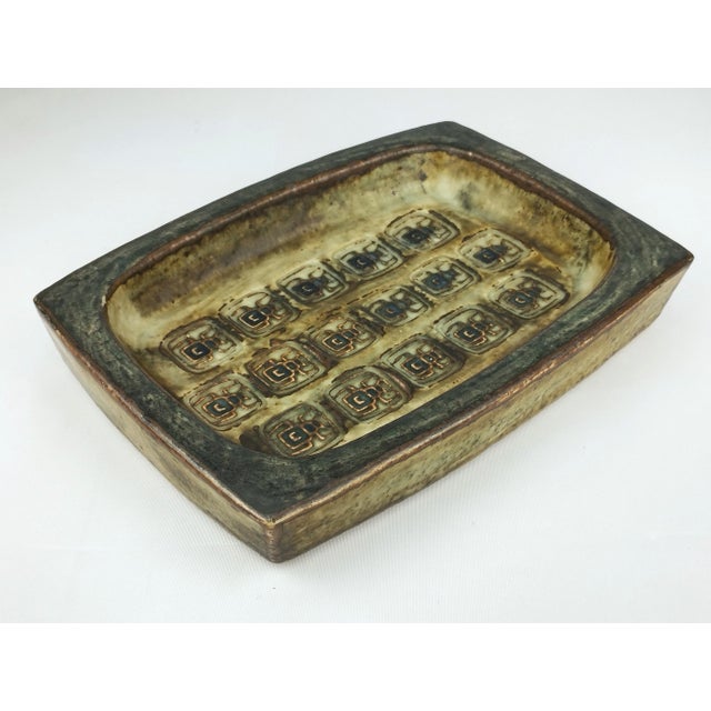 Khaki Mid-Century Stoneware Bowl with Scarab Decoration by Jørgen Mogensen for Royal Copenhagen, Denmark For Sale - Image 8 of 8